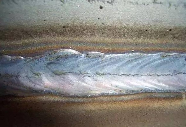 激光焊接機(jī)焊接時(shí)如何避免出現(xiàn)熱損傷區(qū)？