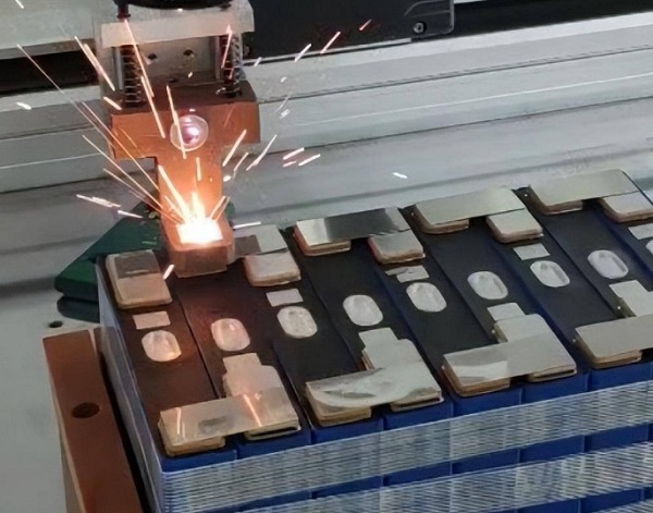 鋰電池激光焊接機的激光傳輸效率